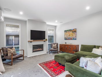 Mission Bay Executive - Presents better than new!