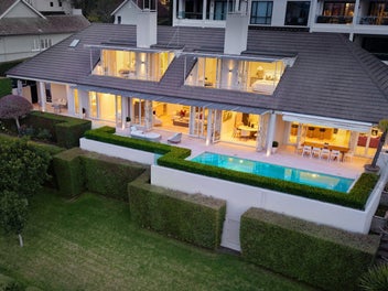 Grand-scale privacy on Remuera’s northern slopes