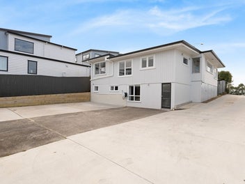 1950's Weatherboard Wonder - Central to All!
