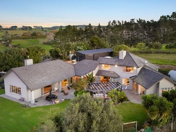 Live Large | 506m² Home on 2 ha