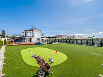 A luxury statement in Spinnaker Bay