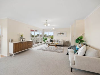 Elevate Your Life -A Sun-Drenched Family Sanctuary
