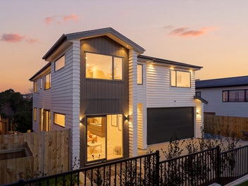 Brand New: Legal Home & Income on Arran Dr!!
