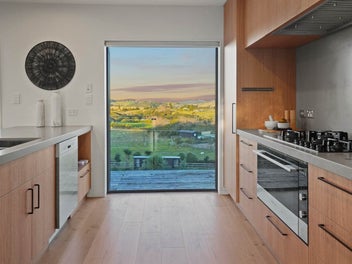 Muriwai Home & Income
