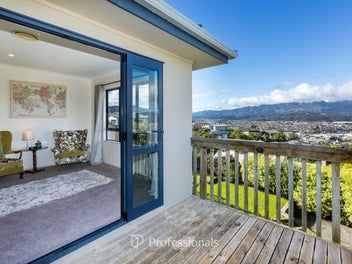 Room To Live. Views To Love.