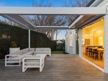 New price $2,795,000 (CV $3,250,000)