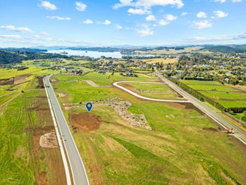 Big Views, Big Section, Close To Town