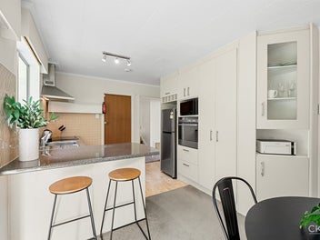 EASY LIVING, GREAT LOCATION