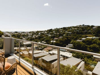PENTHOUSE LIVING WITH BROOKLYN VIEWS + PARKING