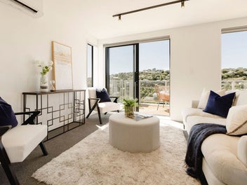 PENTHOUSE LIVING WITH BROOKLYN VIEWS + PARKING