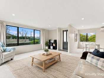 Modern Townhouse – A Rare Find!!