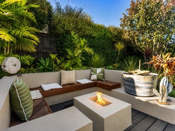Lush Lifestyle Living - Pool Included!