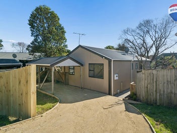 **Classic Style, Total Privacy**