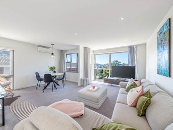 Mid-Century Style, Sun & Simplicity in St Heliers