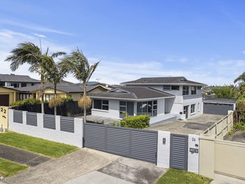 Modern home in Macleans Zone