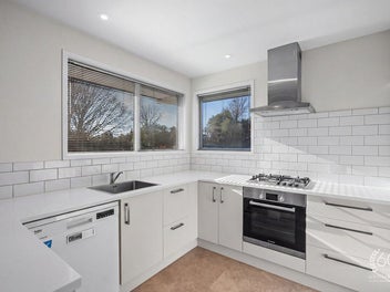 Price Reduced! Post EQ Build, Private & Easy-Care