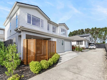 Stylish Family Living in Prime Peninsula Location