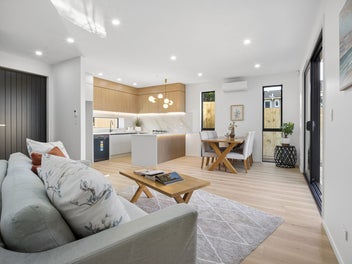 Brand New, Freehold & Free Standing