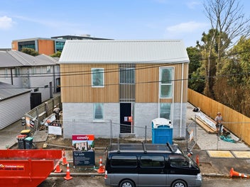 Sun, Space & Garaging. September Completion!