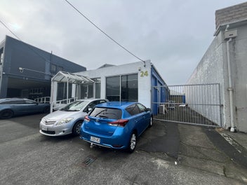 Image 1 of 6