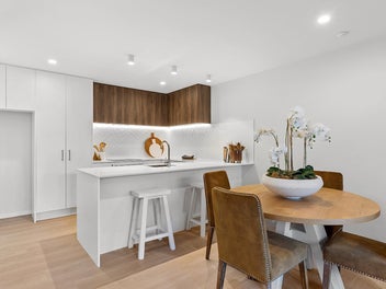 Titled & Ready - Including Blinds & 5.7% yield!