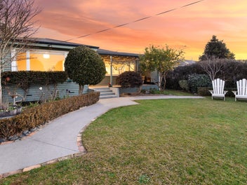 Adagio house - at ease