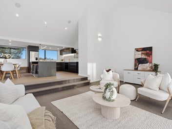 Location and Comfort!!