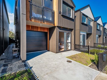 Where Coastal Breezes Meet Contemporary Elegance