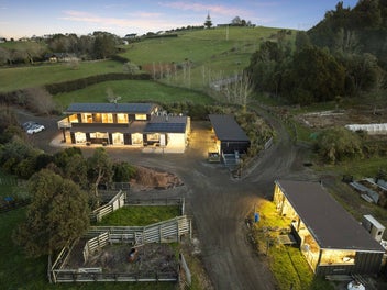 Designer built, Self Sufficient & Family Ready