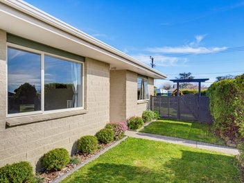 SUPERIOR, SUNNY - FREEHOLD TITLE