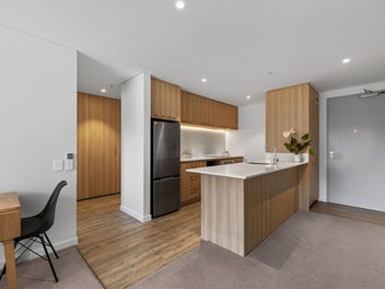 Stylish Sixth-Floor Corner Living