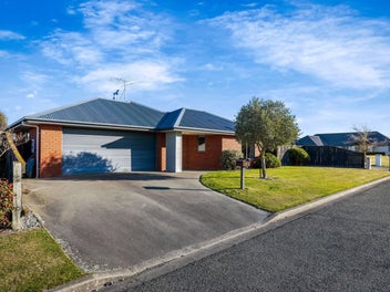 Easy living in a sought after setting