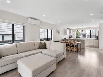 Sun-Filled, Low-Maintenance 3 Bed