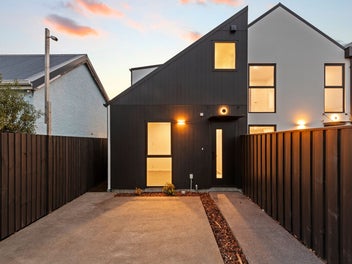 Prime City-Fringe Living