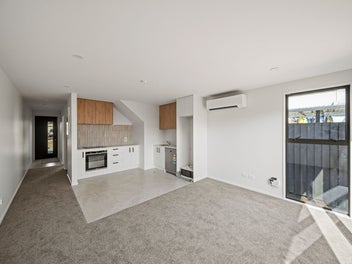 Prime City-Fringe Living