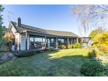 Exceptional Geraldine Downs Opportunity