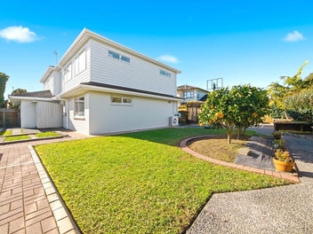 Your Dream Family Retreat Awaits in Karaka!
