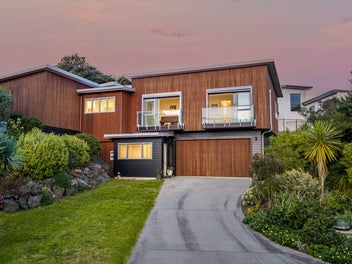 Coastal views and a genuine reason to sell!