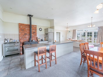 Centrally Located Lifestyle - 7.6 Hectares