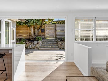 Hilltop Haven - Lovingly Renovated and Ready