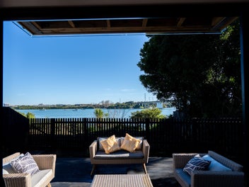 4 bedroom Waterfront Living on the Tamaki River