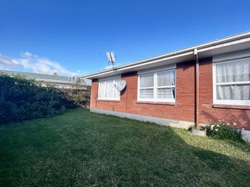 Image 1 of 7