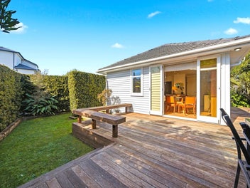 A Home to Love in Te Atatu Peninsula