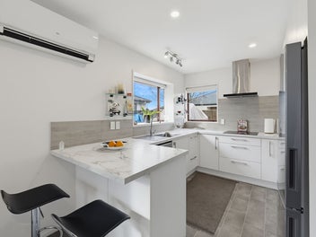 Large Family Living In St Albans
