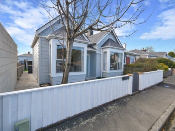 Beautifully Presented Villa With Modern Comfort