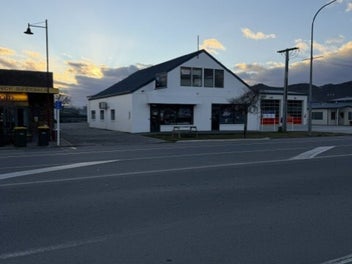 Image 1 of 7