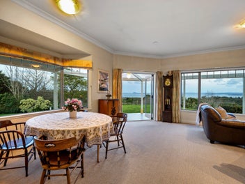Harbour views, colonial charm