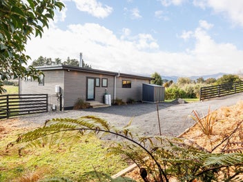 MODERN ELEGANCE, EFFORTLESS LIVING