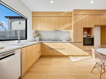Brick, Freehold – Affordable & Low Maintenance