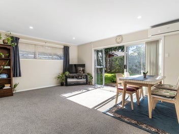 Easy Living, Great Location